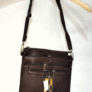 Lote de 4 Carteras de Dama Tipo Morral en Eco Cuero Marrón con Tiras Amarillas - imagen 4