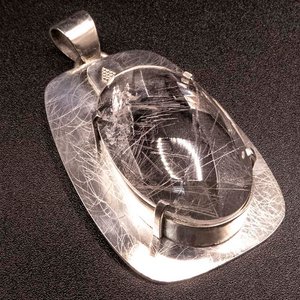 Lote siguiente: Colgante de Plata 950 con Cuarzo Cristal Rutilado