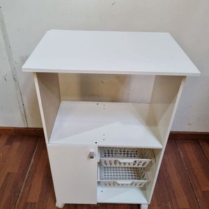 Mueble Auxiliar Aéreo Blanco con Estantes y Canastos Plásticos Organizadores - imagen 3