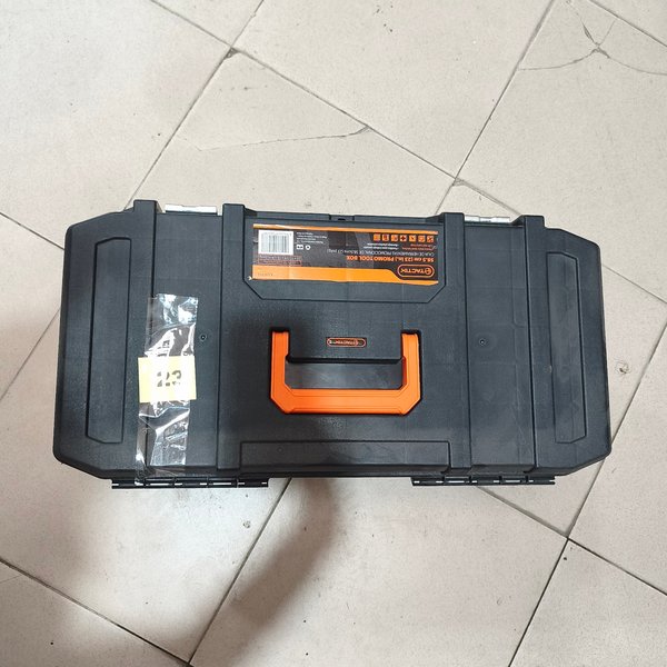 Caja de Herramientas Táctix Negra con Manija y Cierres Frontales - imagen 1
