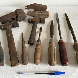 Lote de martillos y varios - imagen 1