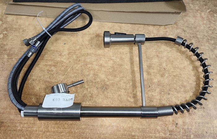 Grifo para cocina con cuello telescópico metálico cromado - imagen 3