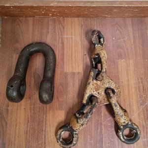 Lote siguiente: Set de 2 Piezas de Izaje Pesado en Hierro Oxidado