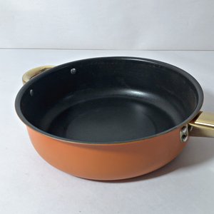 Juego de Batería de Cocina Esmaltada Naranja con Interior Antiadherente y Asas Doradas - imagen 4