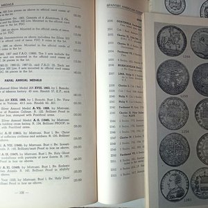 10 Catálogos de Numismática Americana y Mundial de Coin Galleries (Años 60s-70s) - imagen 3