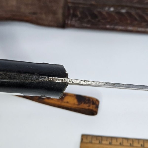Machete con vaina de cuero en buen estado - imagen 4