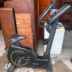 Bicicleta Ergométrica Vertical Best Power EV Negra y Amarilla - imagen 2