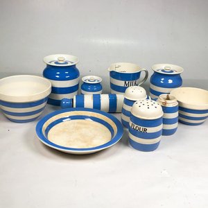 Conjunto de Porcelana Inglesa Blanca y Celeste: Frascos, Bowls, Saleros y Más - imagen 1
