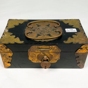 Caja Alhajera Antigua de Madera y Bronce con Cerradura - imagen 2