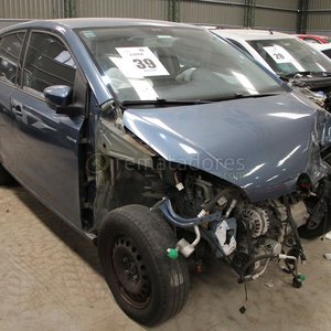 Lote anterior: Volkswagen Up! Azul con Daños Frontales y Traseros