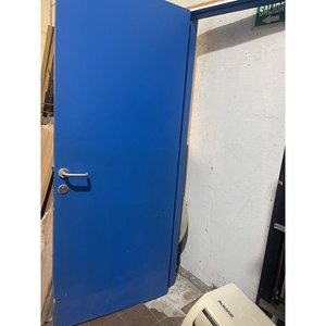 Puerta de Interior con Marco de Pino y Hoja de Aglomerado Blanca y Azul - imagen 2