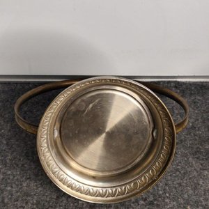 Jarra Antigua de Bronce y Metal con Base Decorativa - imagen 3