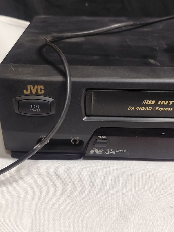 Reproductor de VHS JVC con características avanzadas - imagen 2