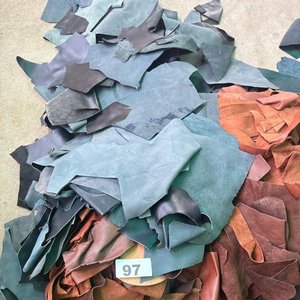 Lote de Recortes de Cuero: Variedad de Texturas y Colores - imagen 2