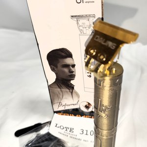 Lote siguiente: Cortapelos Patillero Recargable Daling Vintage T9 Profesional Nuevo en Caja