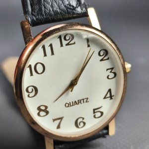 Dos Relojes Casio y Otro Dorado con Malla de Cuero - imagen 5