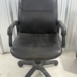 Silla de Oficina Giratoria Negra con Apoyabrazos - imagen 4