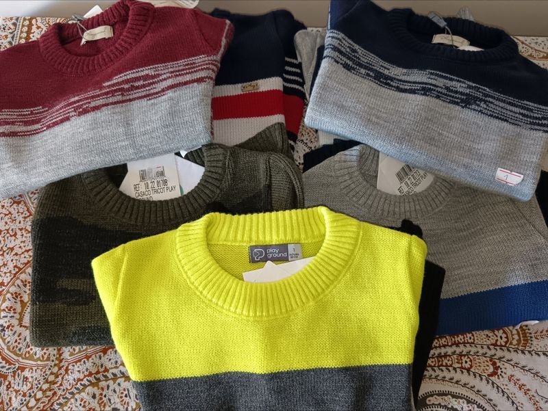 Lote anterior: Ropa de bebé: buzos escote en V y a la base