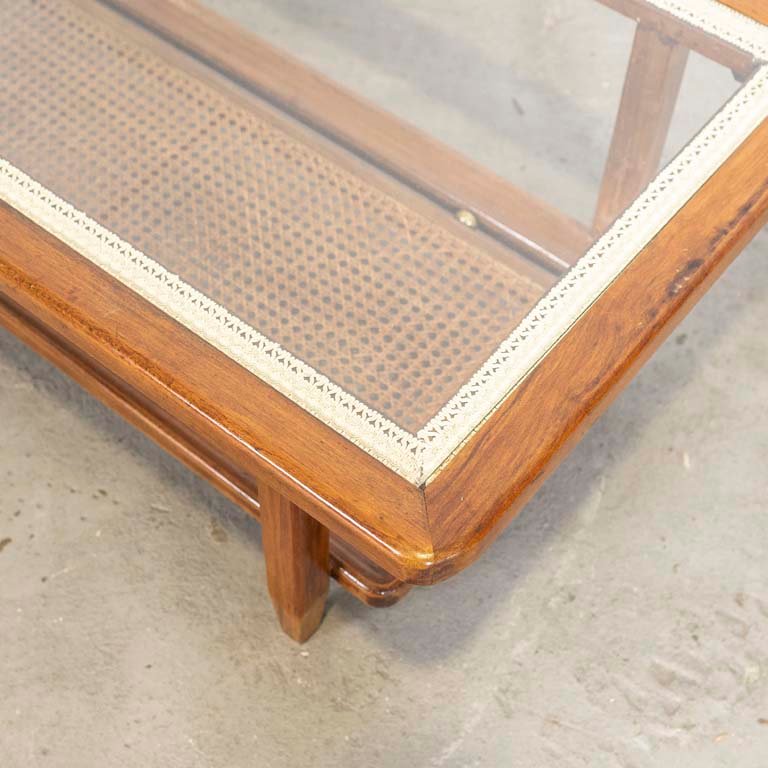 Mesa americana de living con tapa de vidrio y estante esterillado - imagen 2