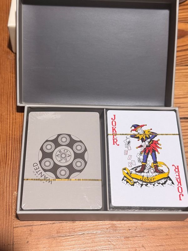 Caja de naipes para poker marca Azzaro - imagen 2