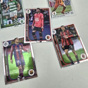 Colección de 5 Tarjetas de Fútbol Topps y Merlin - imagen 3