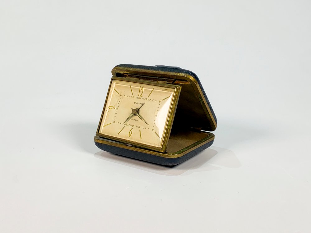 Reloj de Viaje Europa Rectangular Blanco Dorado con Estuche Negro