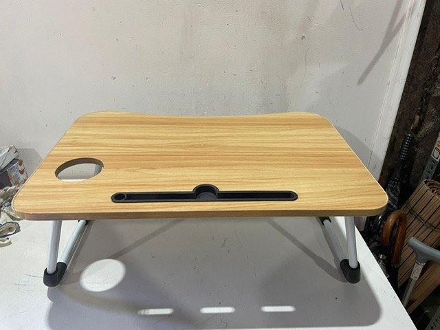 Lote anterior: Mesa de noche en excelente estado