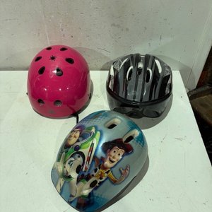 Lote anterior: Lote de 3 cascos para niños