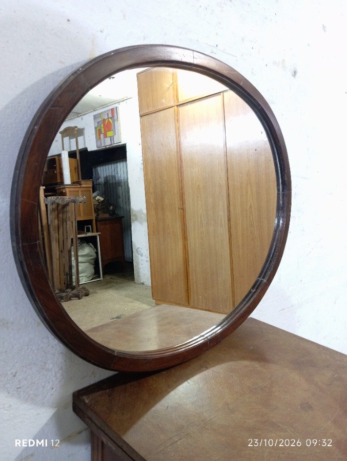Espejo Oval con Marco de Madera Oscura