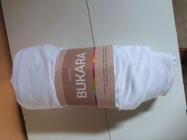 Manta Bukara Blanca 127 x 152 cm con Detalle