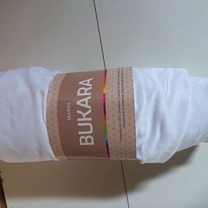 Lote siguiente: Manta Bukara Blanca 127 x 152 cm con Detalle