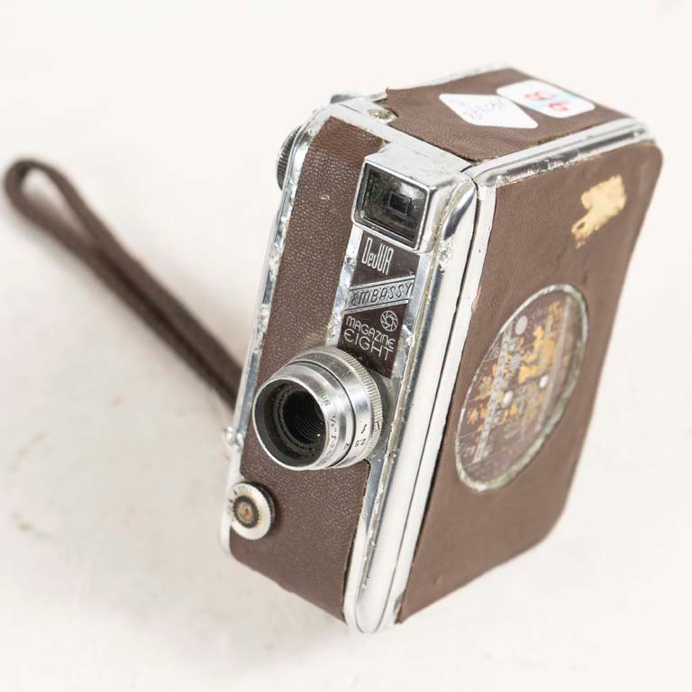 Filmadora antigua con detalles y estilo vintage - imagen 2