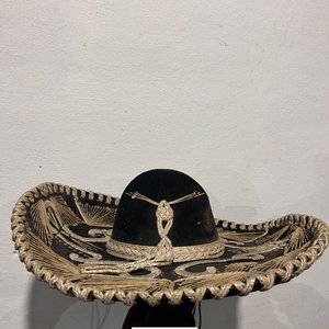 Sombrero Mexicano Charro Bordado Dorado y Lentejuelas - imagen 3