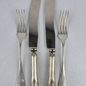 Par de Cuchillos y Tenedores de Plata 800 con Diseño Clásico - imagen 2
