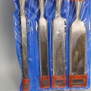 Juego de 4 Formones para Madera con Mangos Naranjas - imagen 4
