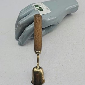 Cuchara Antigua de Bronce con Mango de Madera - imagen 4
