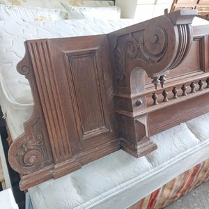 Repisa Antigua de Roble con Detalles Tallados - imagen 3