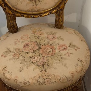 Silla Francesa Estilo Luis XVI Respaldo Medallón Tapizado Floral Madera Dorada - imagen 2