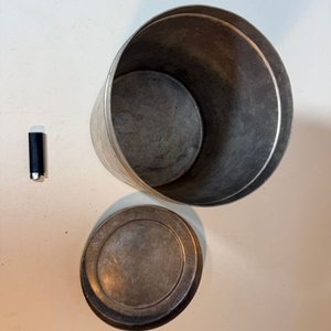 Tarro Cilindrico Grande de Aluminio con Tapa - imagen 4