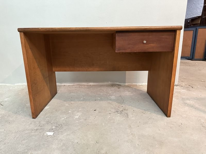 Lote anterior: Escritorio en madera maciza antiguo