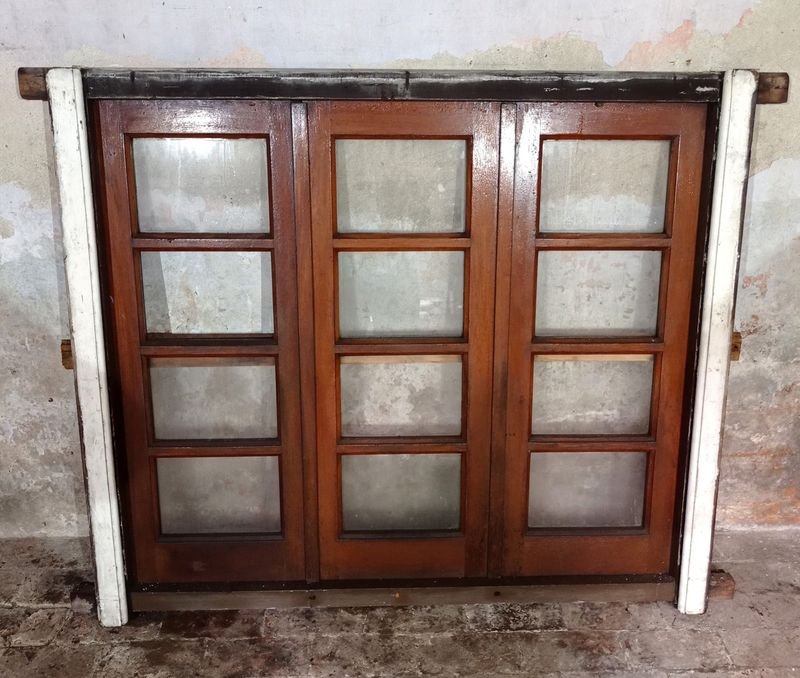 Ventana de tres hojas batientes en cedro con marco y vidrio - imagen 4