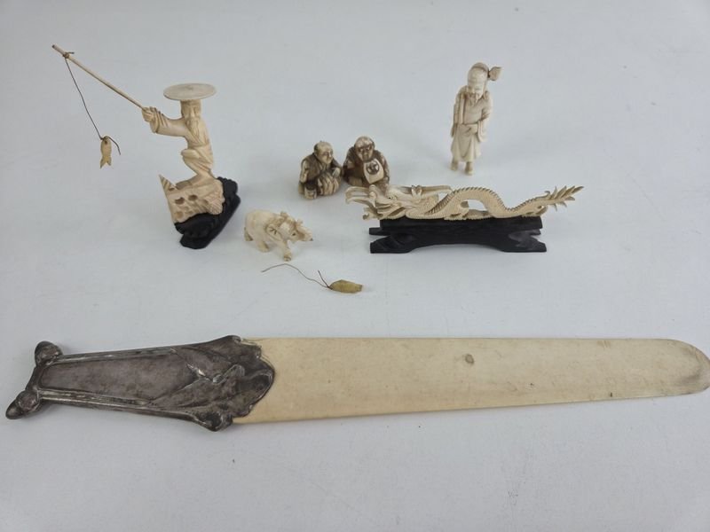 Lote anterior: Colección de Figuritas de Marfil con Detalles Intricados