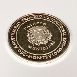 Moneda Conmemorativa Plata 250 Años Fundación de Montevideo - imagen 3