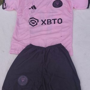 Lote anterior: Conjuntos Deportivos Infantiles de Equipos de Fútbol