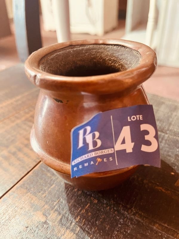 Lote anterior: Mate antiguo forrado cobre, vaso de cerámica
