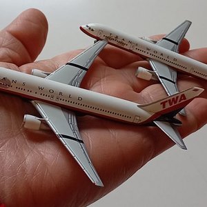 Lote de 2 Aviones a Escala Herpa TWA B757 y B767-300 - imagen 2
