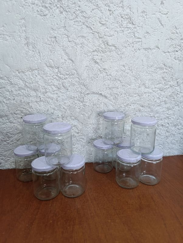 Botellas de vidrio con tapa