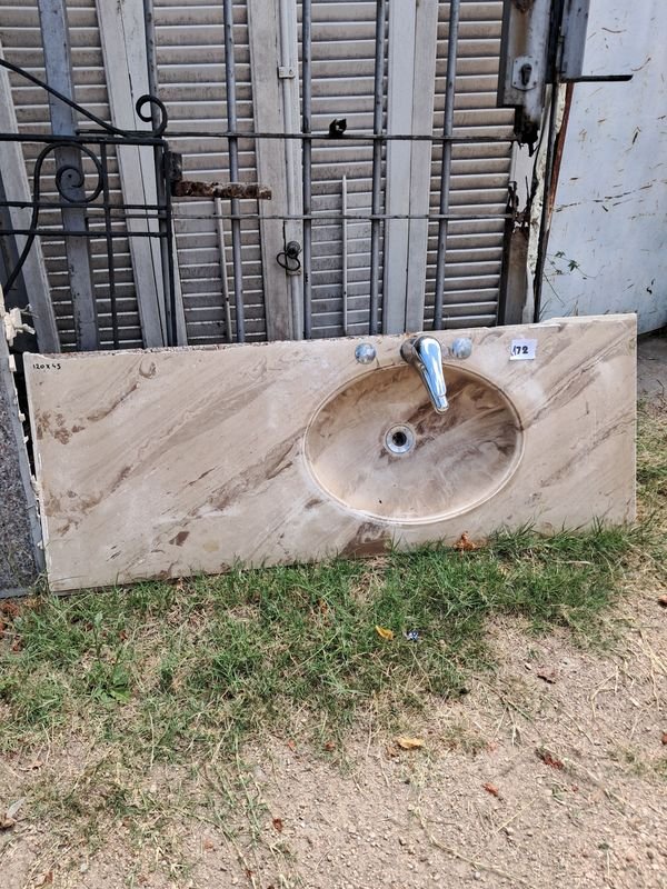 Item 883049 - Image 0