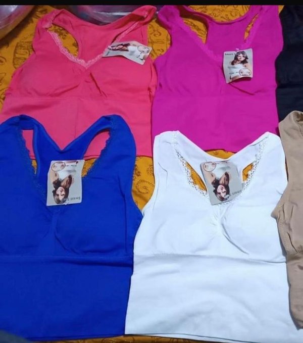 Conjunto de Tops Deportivos Mujer Varios Colores y Talles