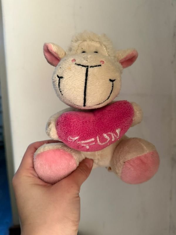 Peluche Oveja con Corazón Rosa